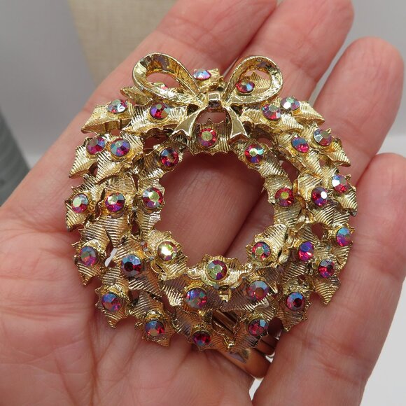 Jewelry - Vintage Wreath Aurora Borealis Accent Gold Tone